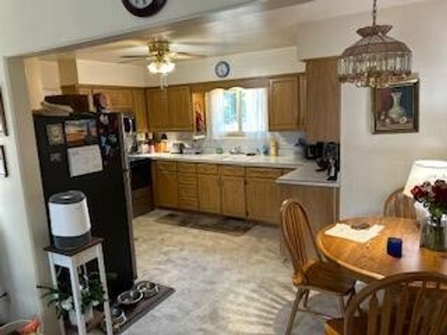 646 Waverly Dr, Benton Harbor, MI 49022