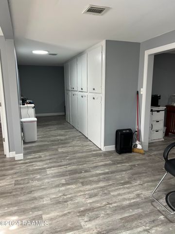 1101 E Pont Des Mouton Road, Lafayette, LA 70507