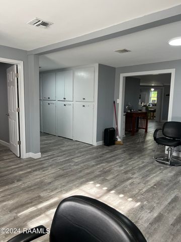 1101 E Pont Des Mouton Road, Lafayette, LA 70507