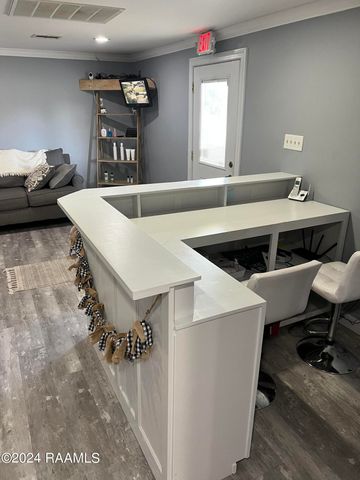 1101 E Pont Des Mouton Road, Lafayette, LA 70507