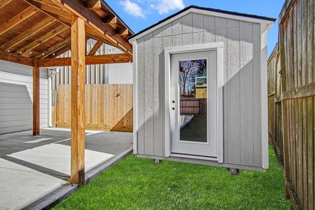 2012 Sheldon Street, Houston, TX 77008