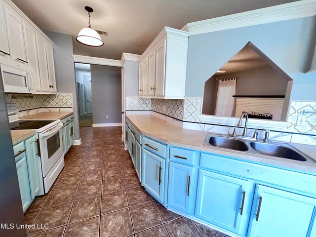 730 Ieke Circle, Diamondhead, MS 39525