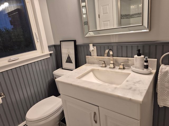2 Neponset Place, Canton, MA 02021
