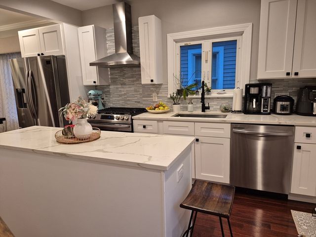 2 Neponset Place, Canton, MA 02021