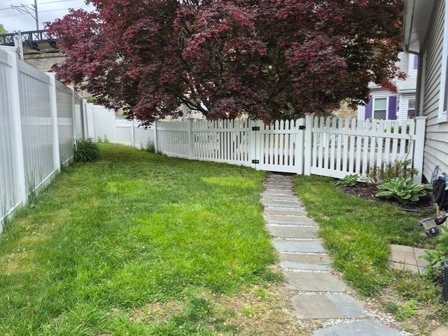 2 Neponset Place, Canton, MA 02021