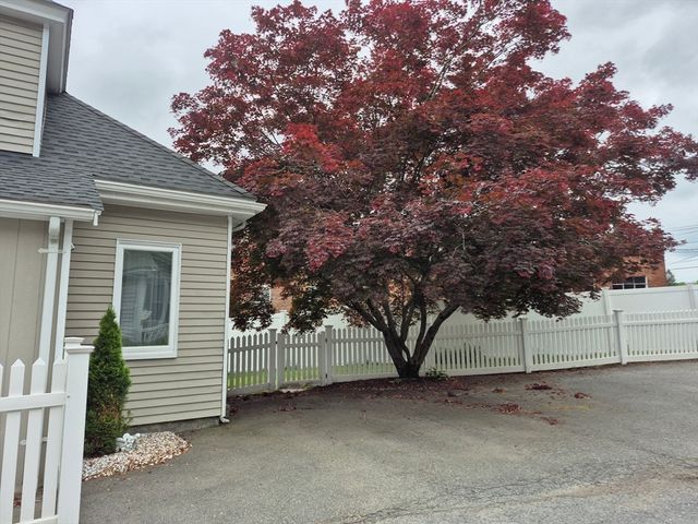 2 Neponset Place, Canton, MA 02021