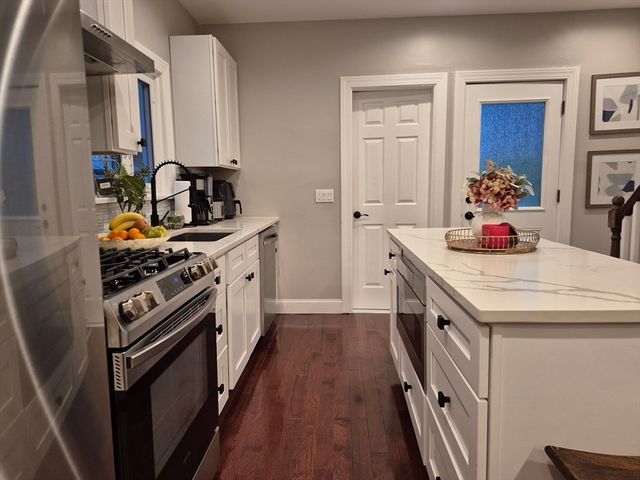 2 Neponset Place, Canton, MA 02021