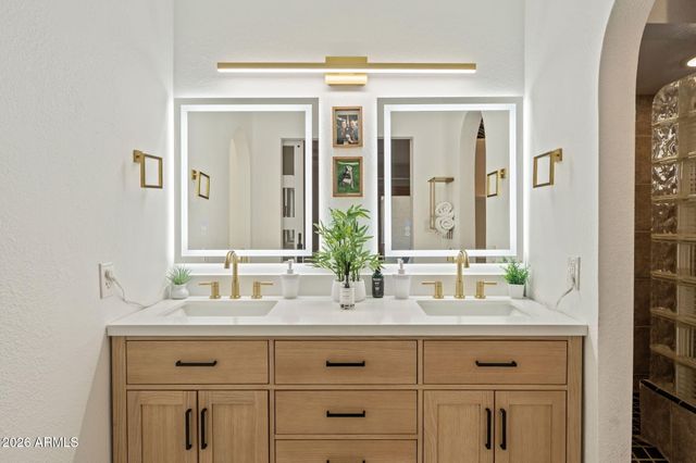 802 E Forest HIlls Drive, Phoenix, AZ 85022