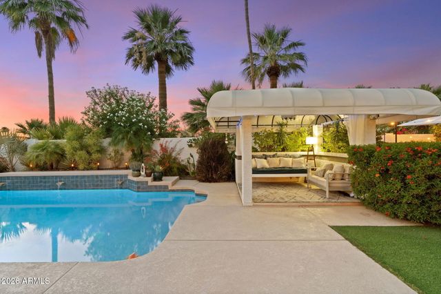 802 E Forest HIlls Drive, Phoenix, AZ 85022