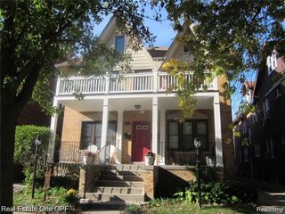 1005 Beaconsfield #2, Grosse Pointe Park, MI 48230