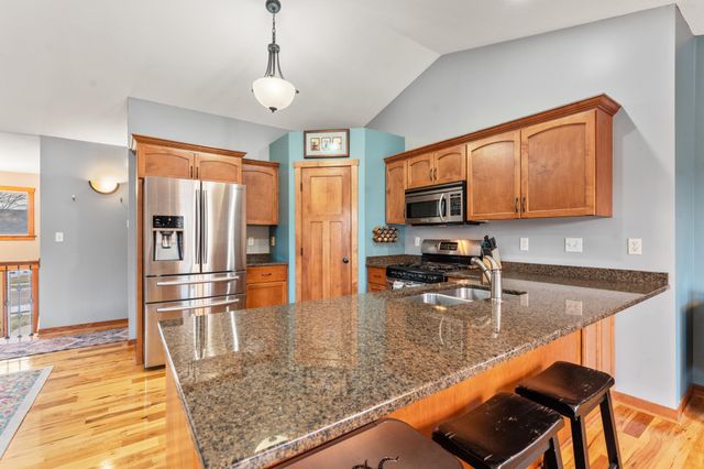 2359 Scenic Point Drive SW, Rochester, MN 55902