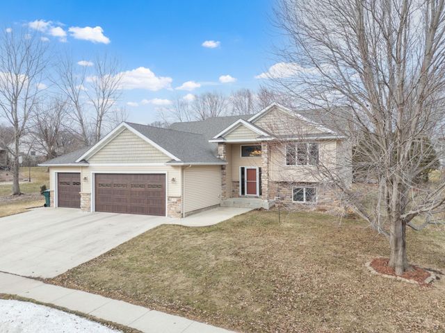 2359 Scenic Point Drive SW, Rochester, MN 55902