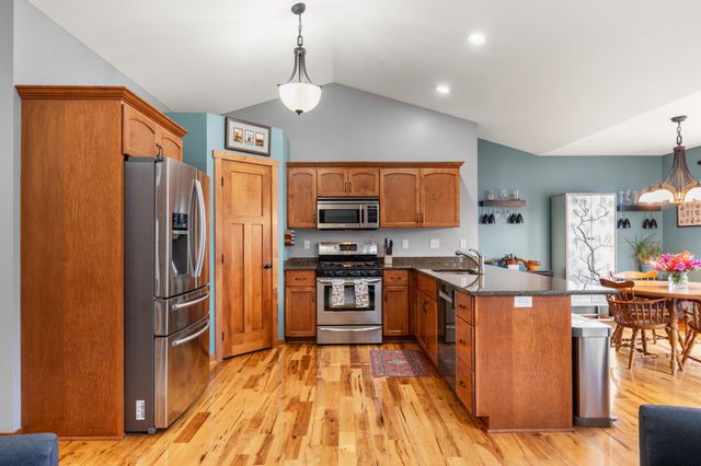 2359 Scenic Point Drive SW, Rochester, MN 55902