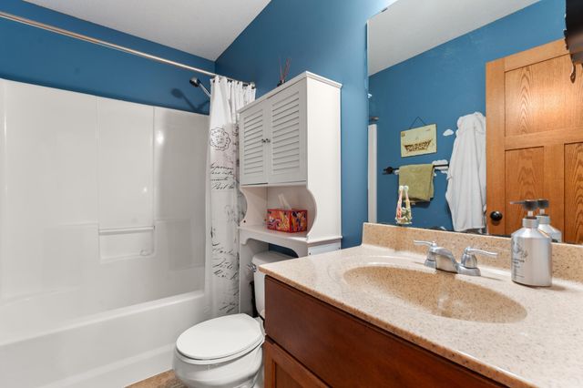 2359 Scenic Point Drive SW, Rochester, MN 55902