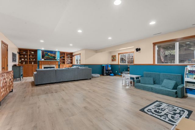 2359 Scenic Point Drive SW, Rochester, MN 55902