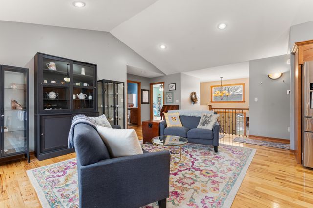 2359 Scenic Point Drive SW, Rochester, MN 55902