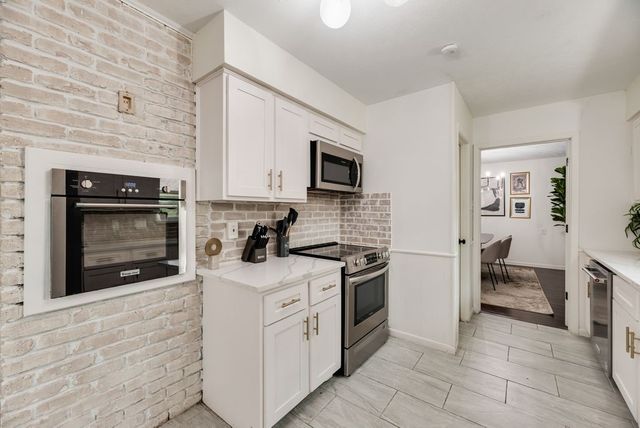 1906 Surrey Circle, Grand Prairie, TX 75050
