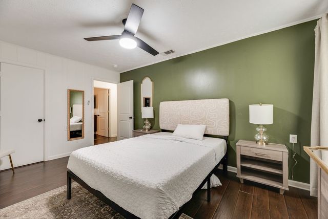 1906 Surrey Circle, Grand Prairie, TX 75050