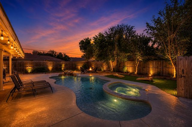 1906 Surrey Circle, Grand Prairie, TX 75050
