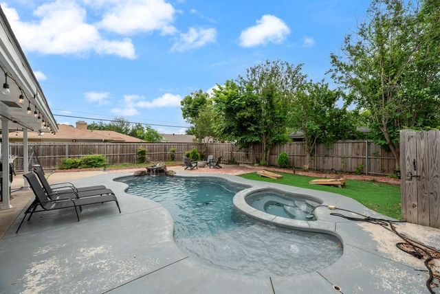 1906 Surrey Circle, Grand Prairie, TX 75050