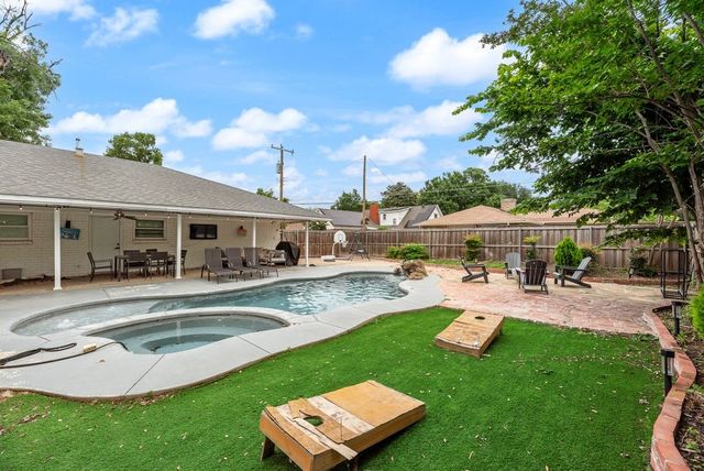 1906 Surrey Circle, Grand Prairie, TX 75050