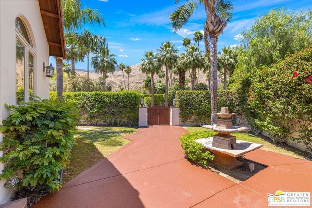 1998 S Mesa Drive, Palm Springs, CA 92264