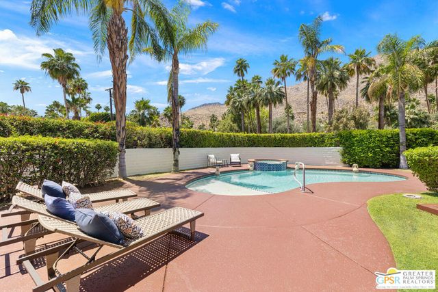 1998 S Mesa Drive, Palm Springs, CA 92264
