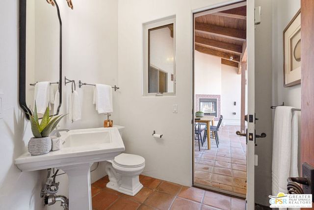 1998 S Mesa Drive, Palm Springs, CA 92264