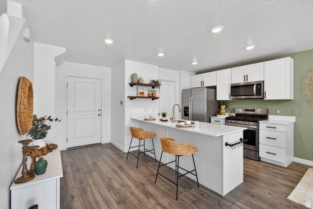 563 N WILLOW SPRINGS AVE, Lehi, UT 84048