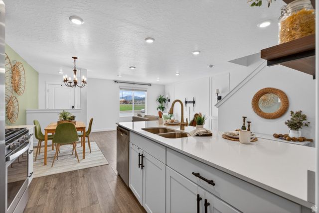 563 N WILLOW SPRINGS AVE, Lehi, UT 84048
