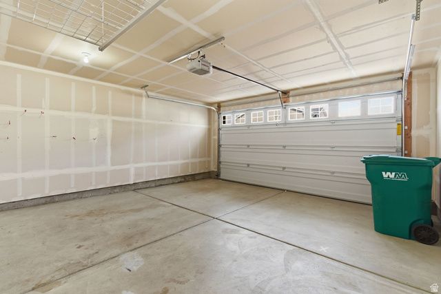 563 N WILLOW SPRINGS AVE, Lehi, UT 84048