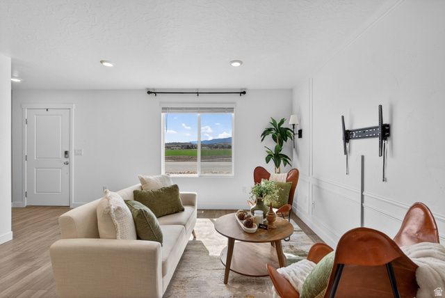 563 N WILLOW SPRINGS AVE, Lehi, UT 84048