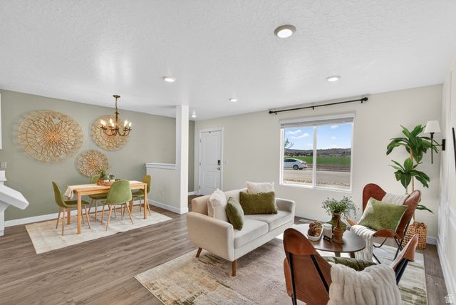 563 N WILLOW SPRINGS AVE, Lehi, UT 84048