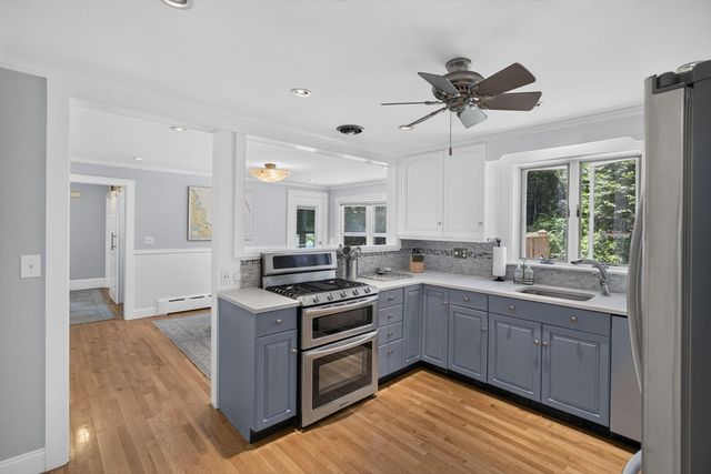 25 Gingerbread Ln, Yarmouth, MA 02675