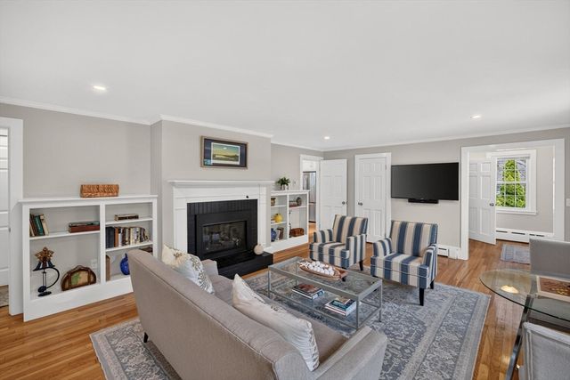 25 Gingerbread Ln, Yarmouth, MA 02675