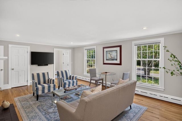 25 Gingerbread Ln, Yarmouth, MA 02675