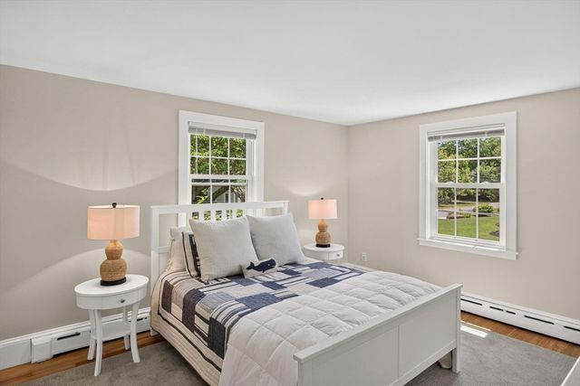 25 Gingerbread Ln, Yarmouth, MA 02675