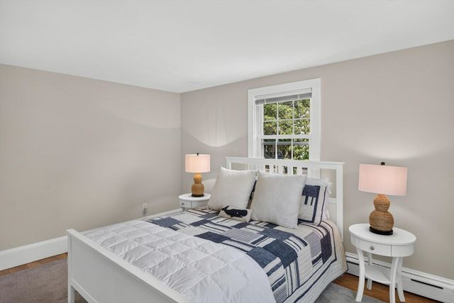 25 Gingerbread Ln, Yarmouth, MA 02675