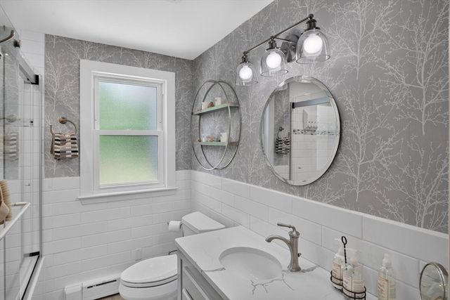 25 Gingerbread Ln, Yarmouth, MA 02675