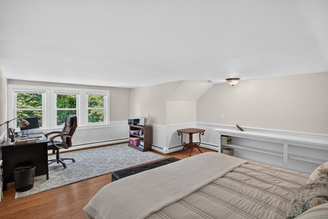 25 Gingerbread Ln, Yarmouth, MA 02675