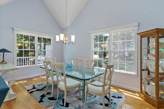 5 Mayfair Ct 5, Mashpee, MA 02649