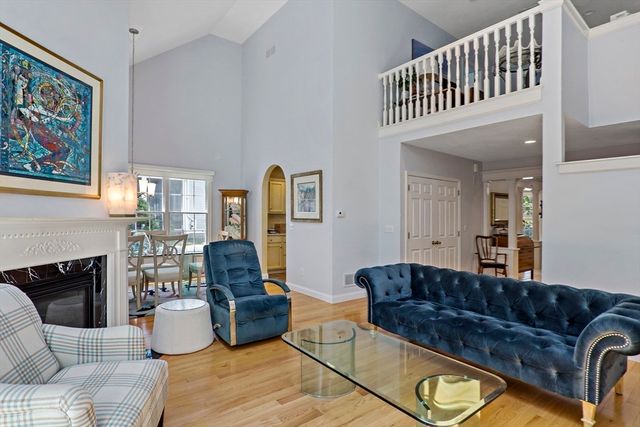 5 Mayfair Ct 5, Mashpee, MA 02649