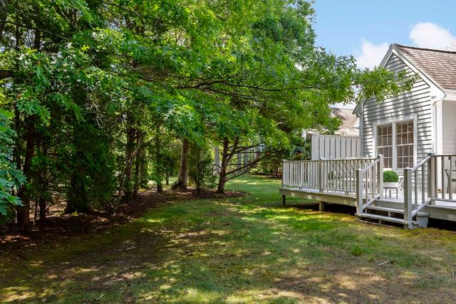 5 Mayfair Ct 5, Mashpee, MA 02649