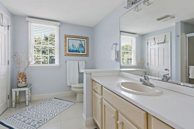 5 Mayfair Ct 5, Mashpee, MA 02649