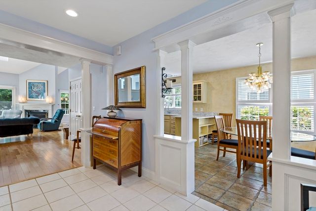 5 Mayfair Ct 5, Mashpee, MA 02649