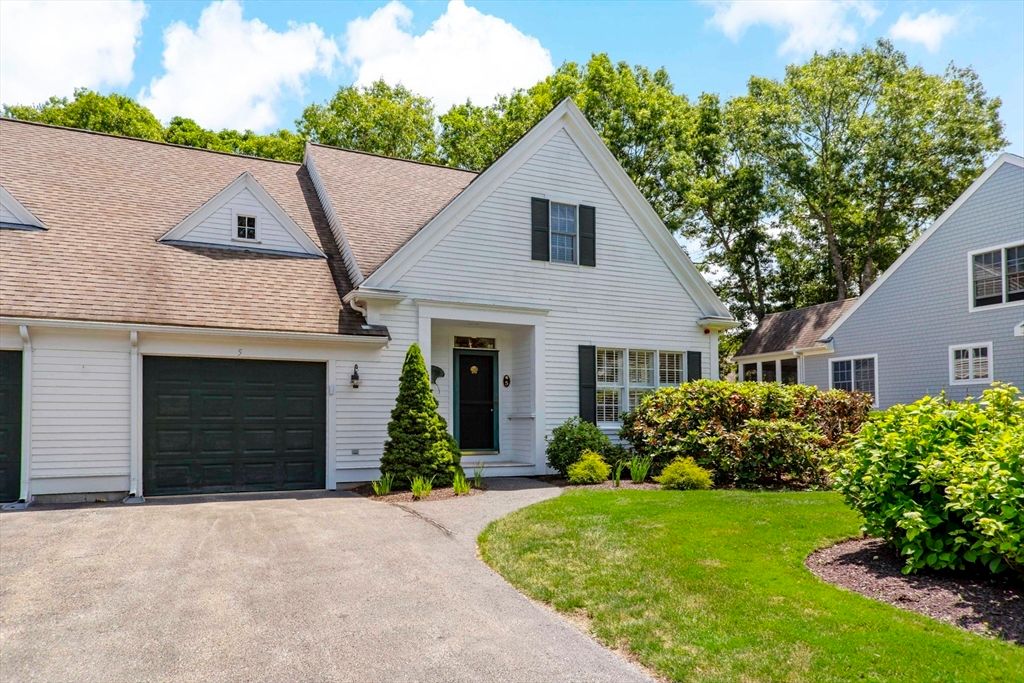 5 Mayfair Ct 5, Mashpee, MA 02649