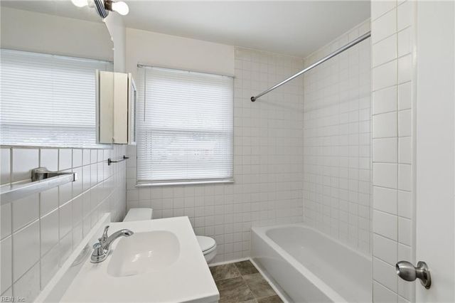 1622 Old Buckroe RD, Hampton, VA 23664