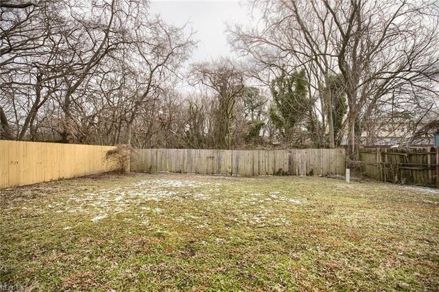 1622 Old Buckroe RD, Hampton, VA 23664