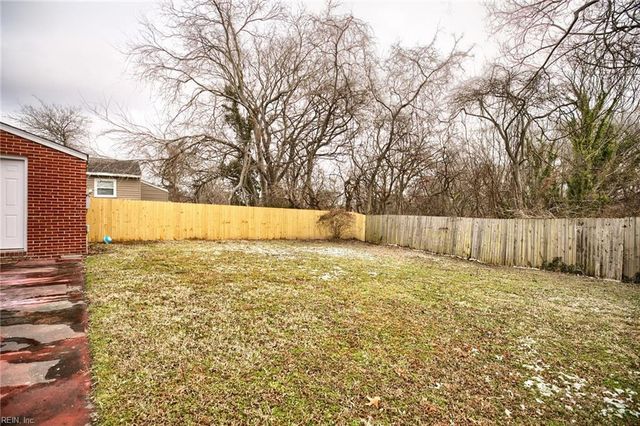 1622 Old Buckroe RD, Hampton, VA 23664