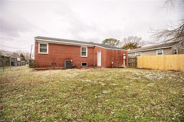 1622 Old Buckroe RD, Hampton, VA 23664